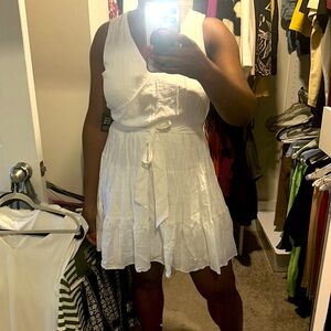 🆕 Women’s Express white fit and flare skater dress with belt Size Large